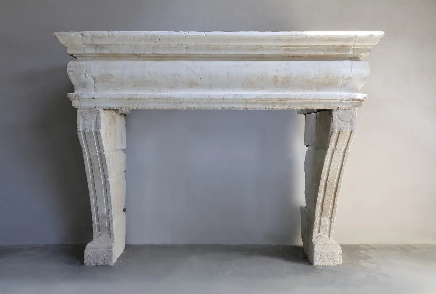 antiker Schlosskamin