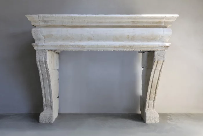 antiker Schlosskamin