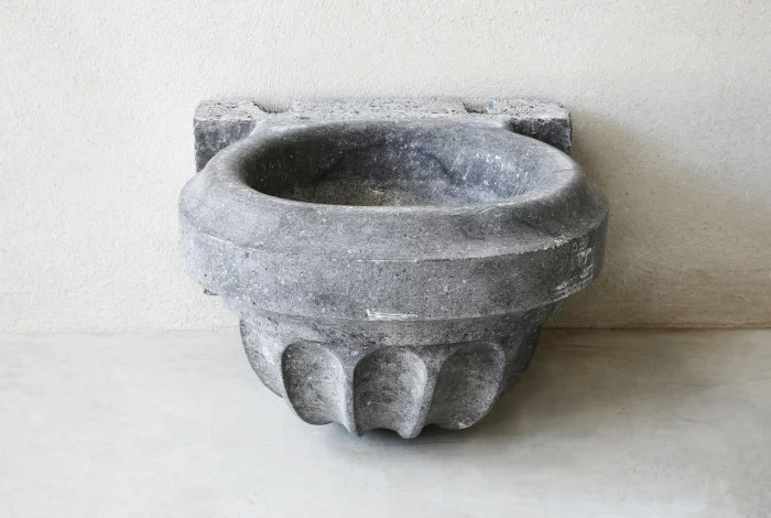 antiker Steinbrunnen