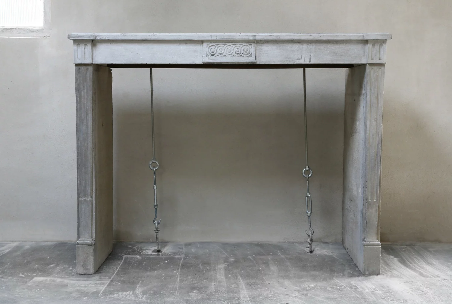 antike franzosische kaminmaske