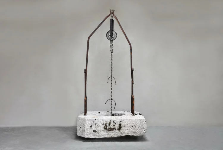 antiker wasserbrunnen