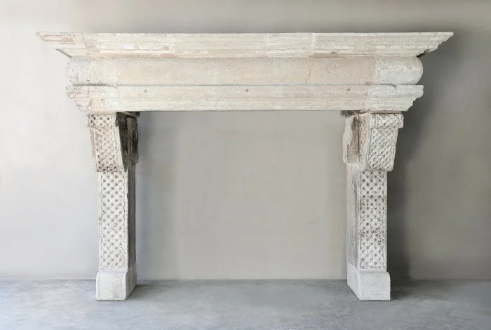 antiker Schlosskamin