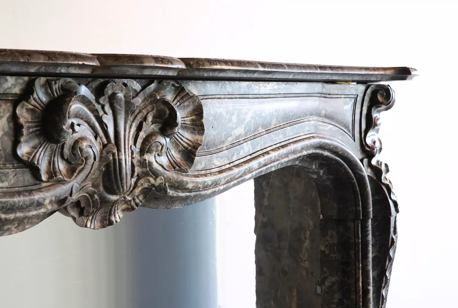 sehr einzigartiger Marmor Kamin