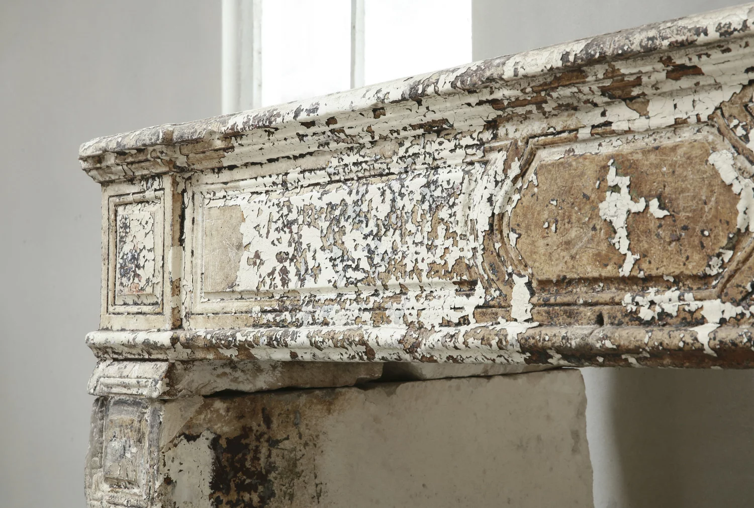 Kamin im Stil Louis XVI aus französischem Kalkstein