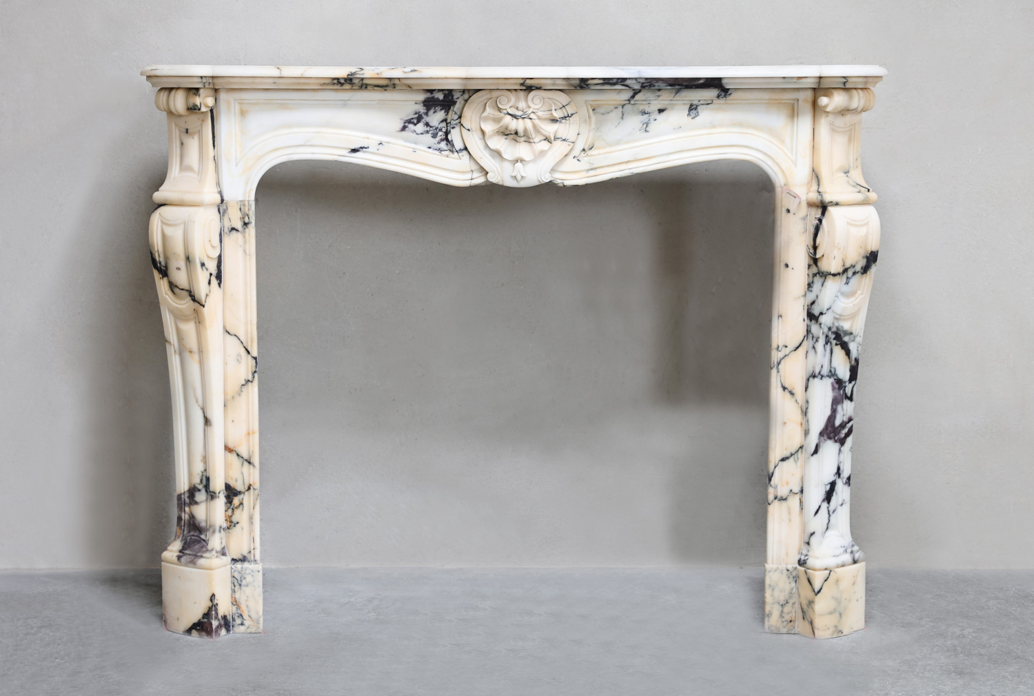 einzigartiger Marmor Kamin
