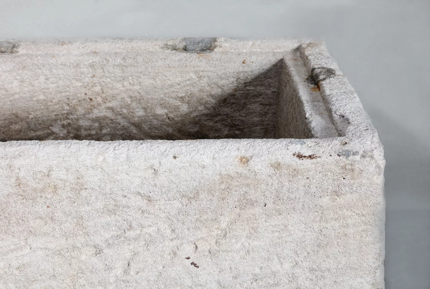 alte trog von französischer kalkstein