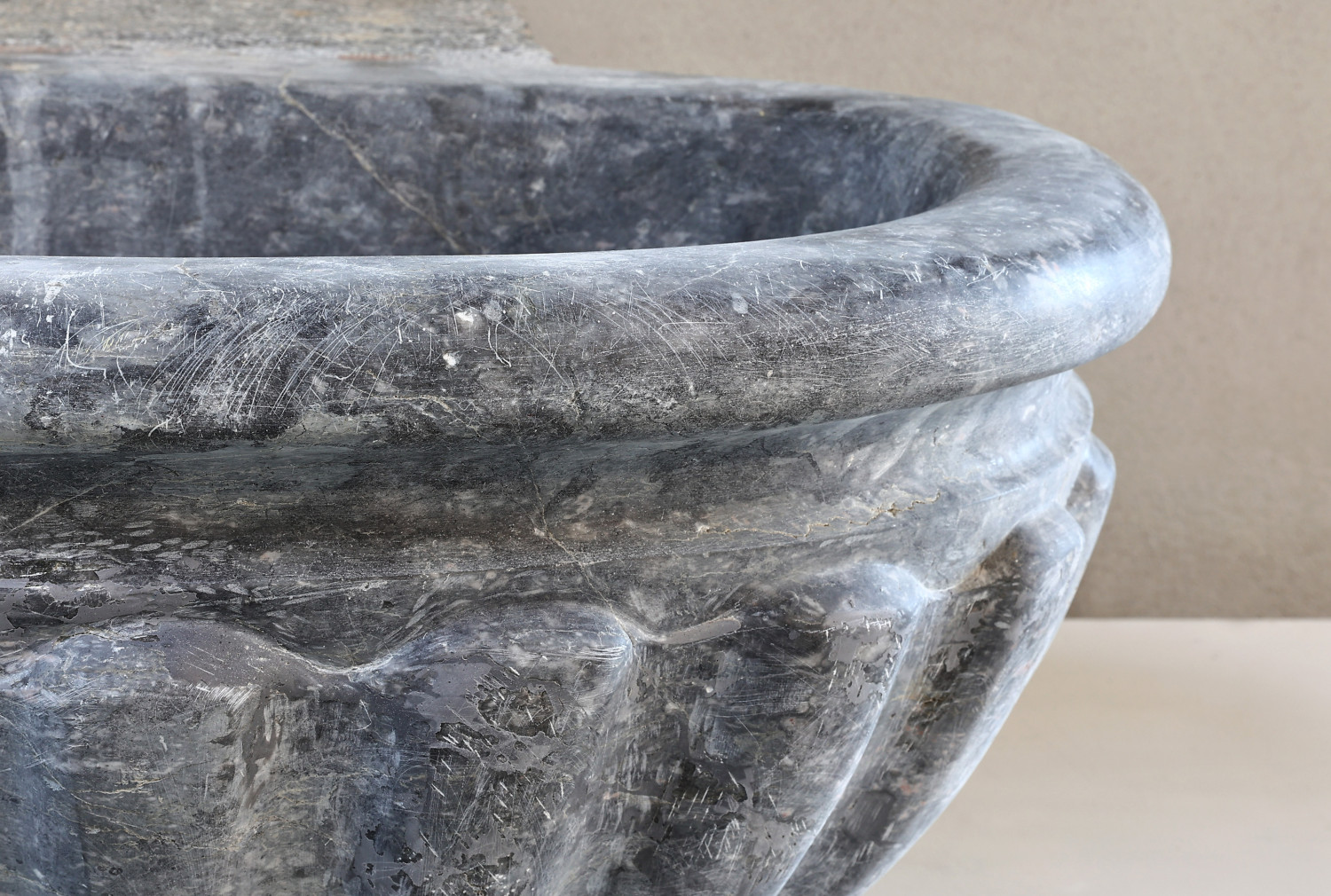 taufbecken von marmor de pyrenäen