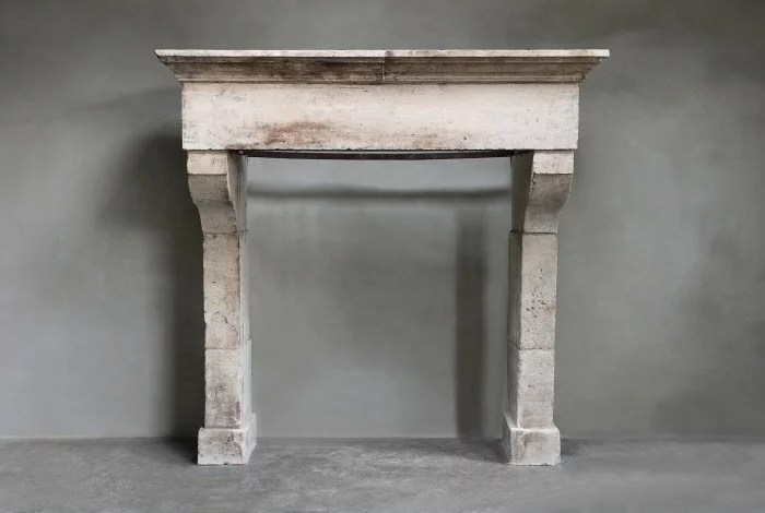 Antiker schlosskamin