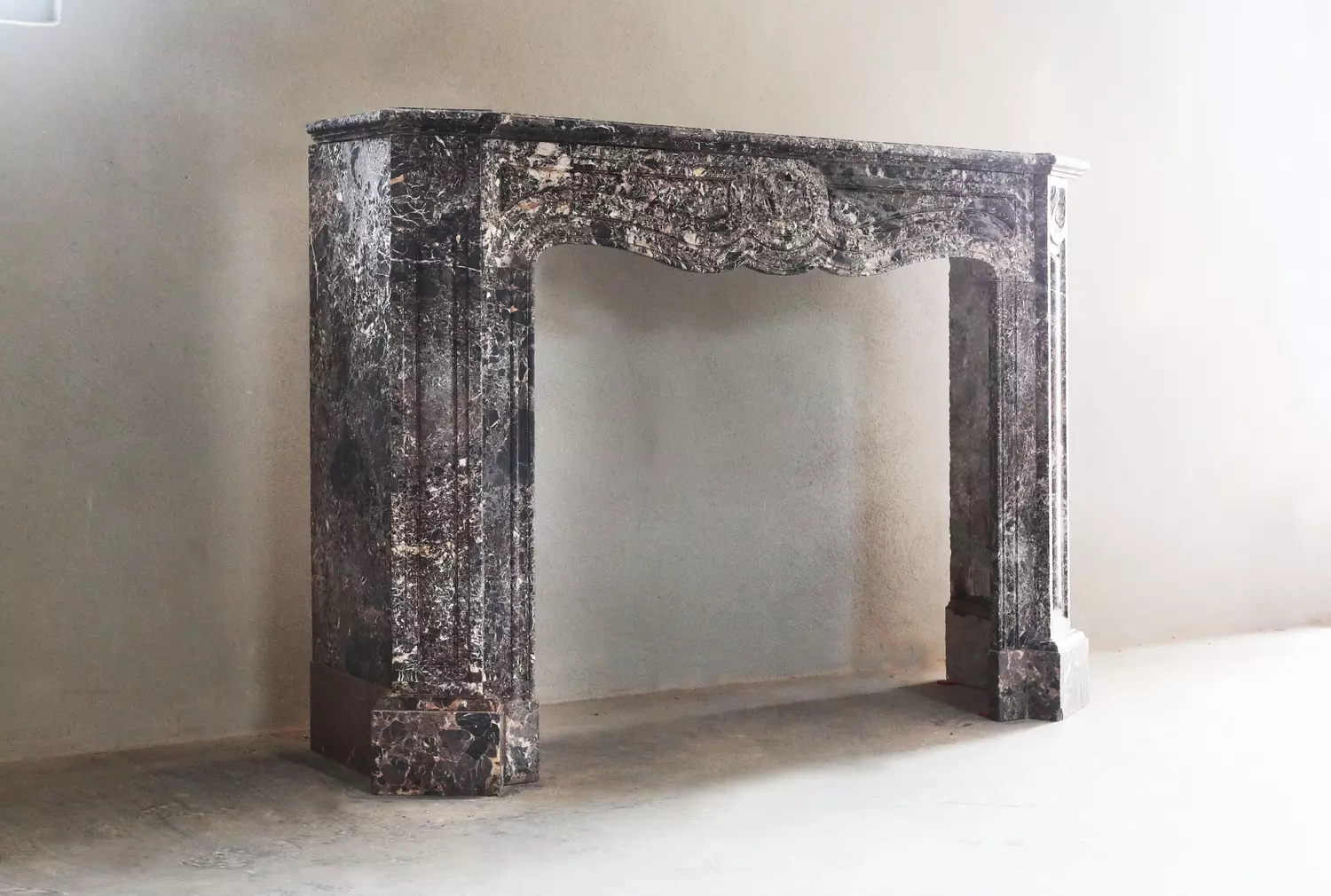 Schöner Marmorkamin