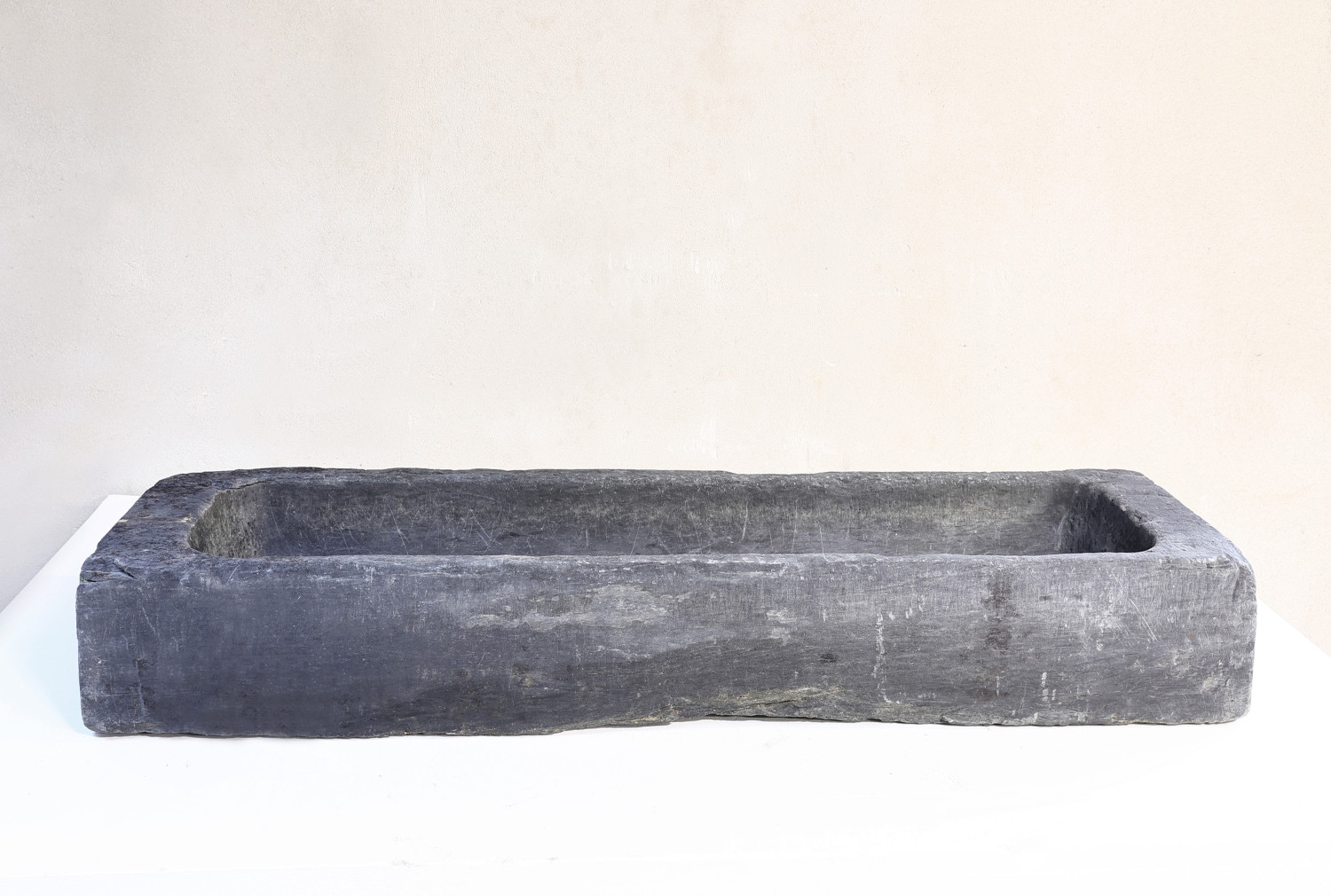 antiker waschbecken von schiefer