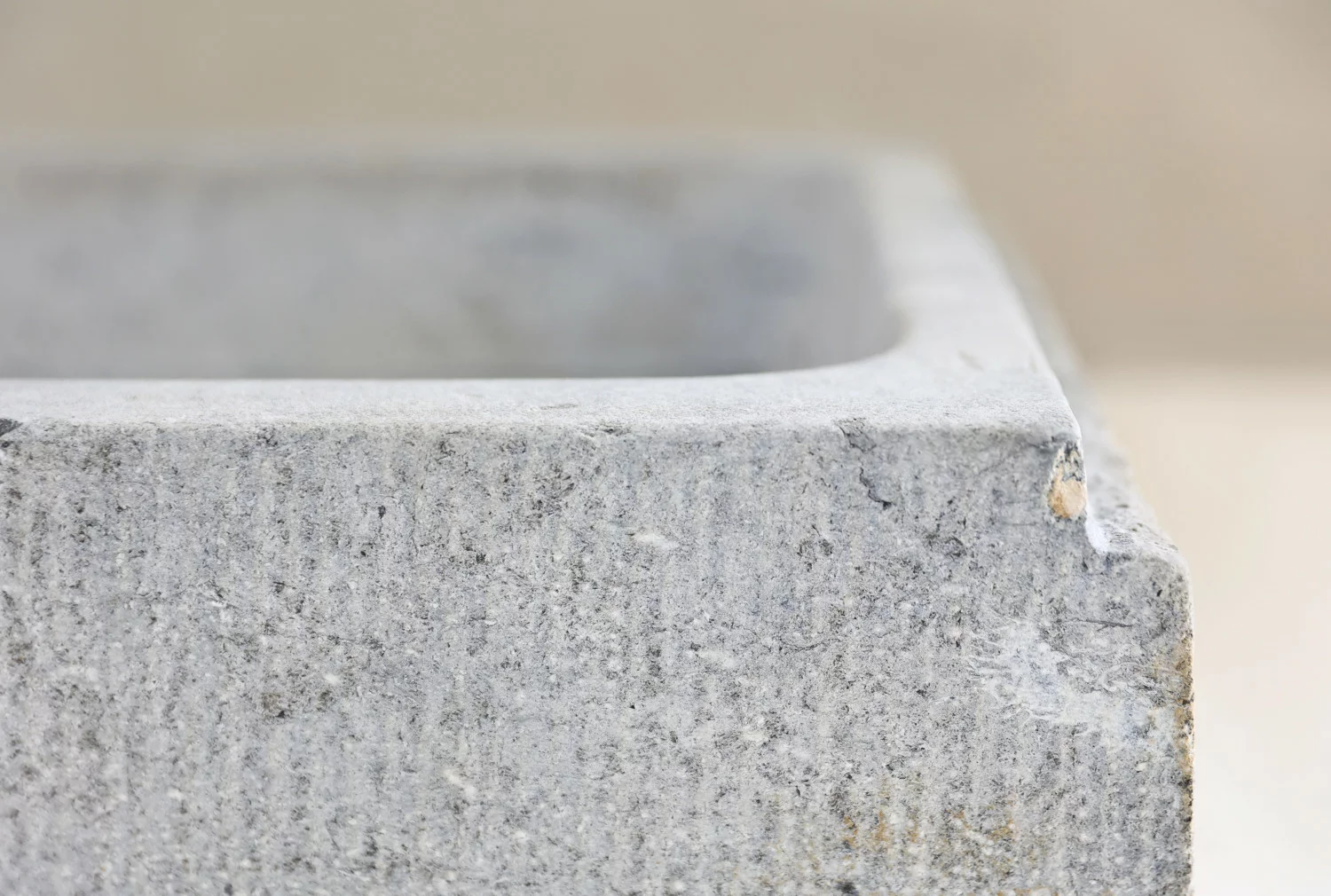 alte spüle von belgischer blaustein