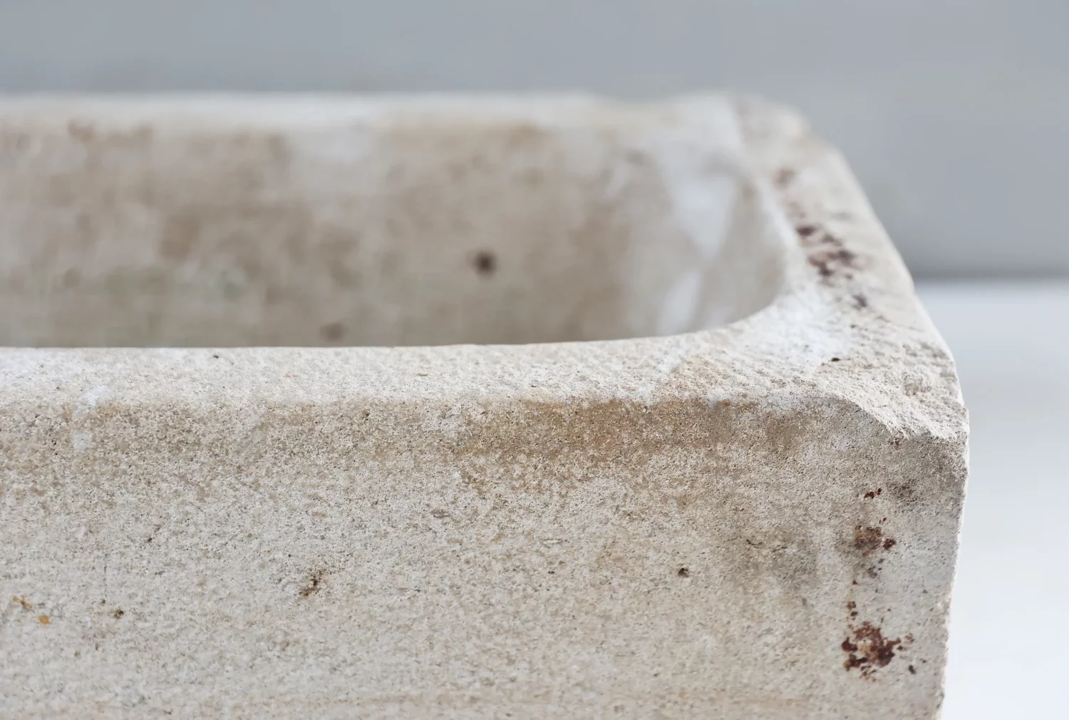 alte französischer kalkstein spüle