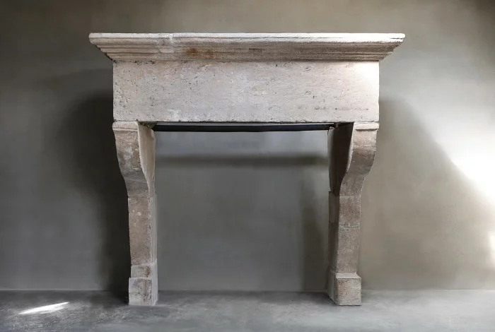 antiker schloss kamin