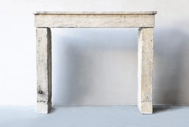 antiker kalkstein Kamin