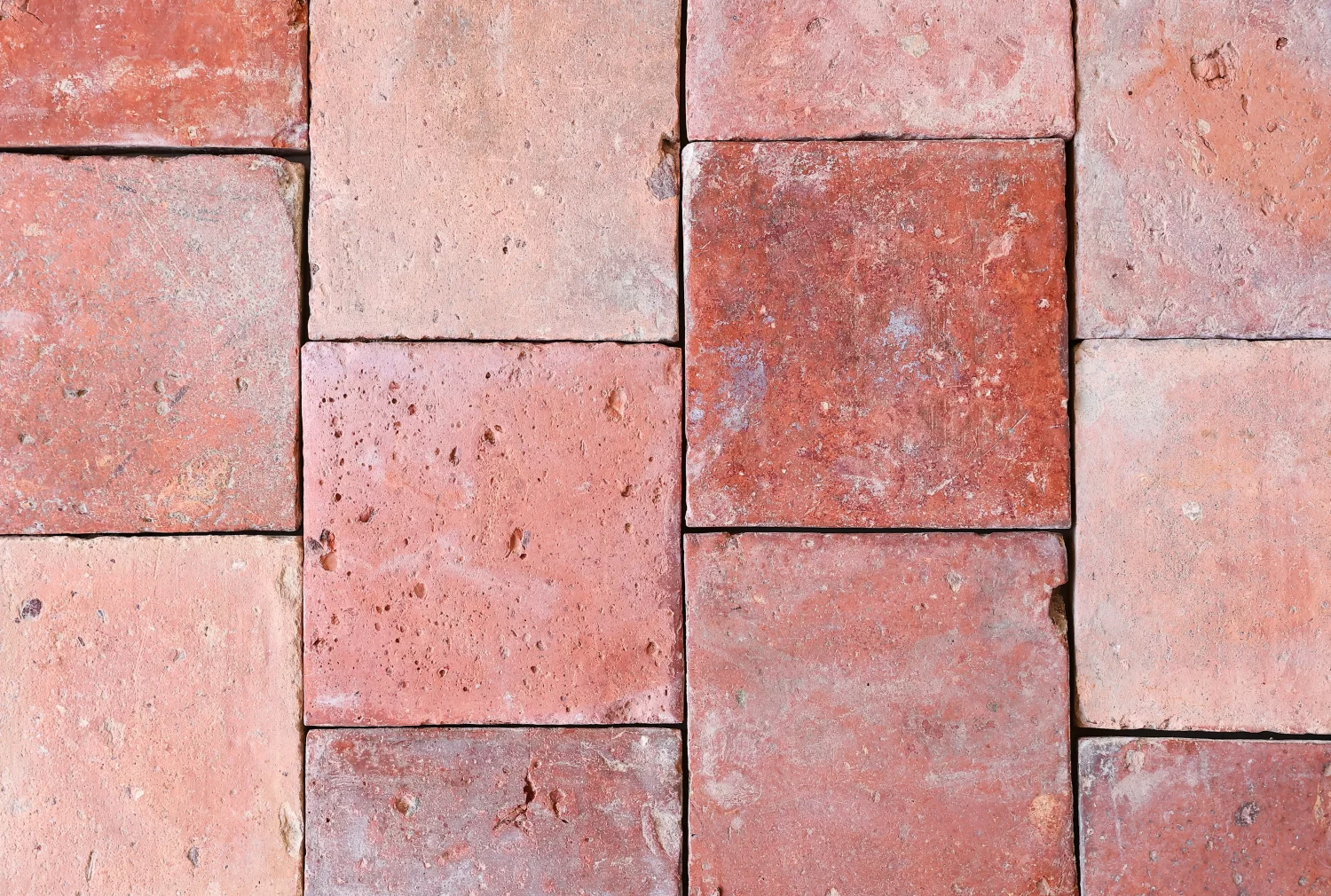 close-up rote terracotta fliesen