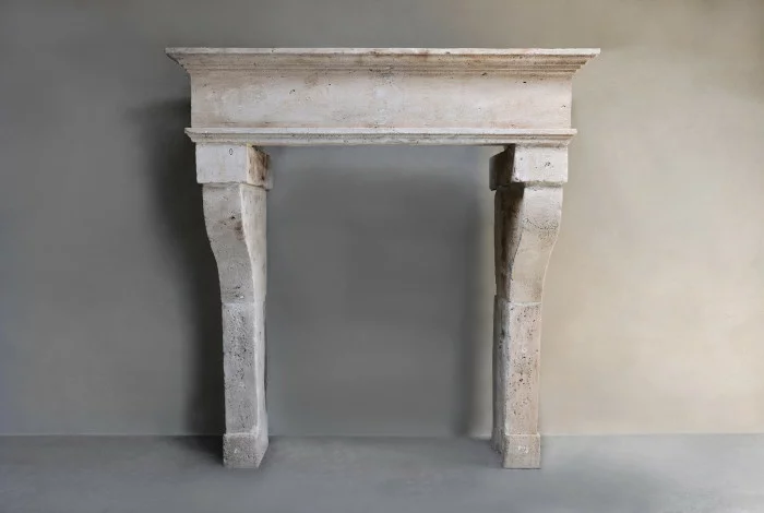 Antiker schloss kamin