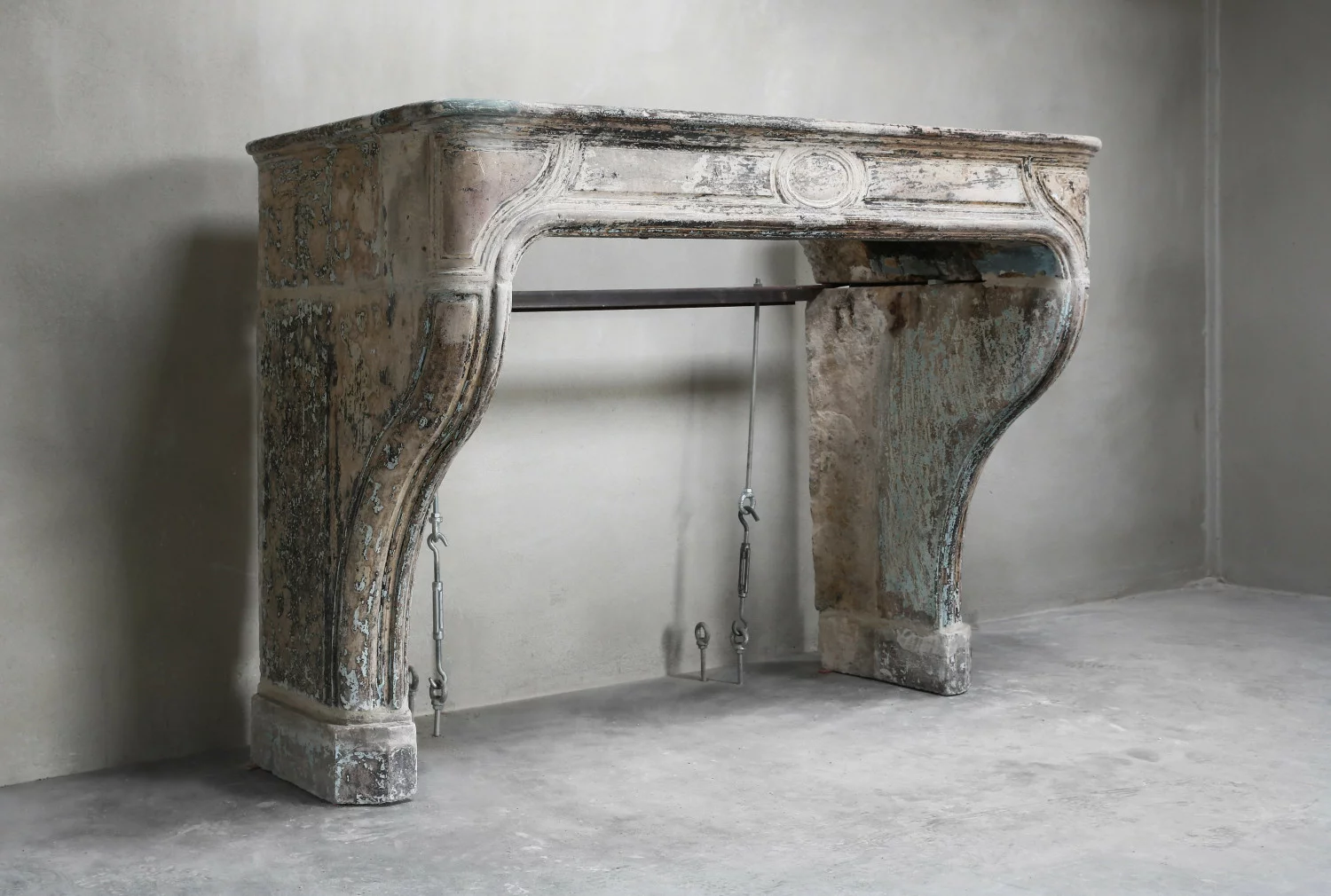 alte kaminmaske im stil von Louis XIV