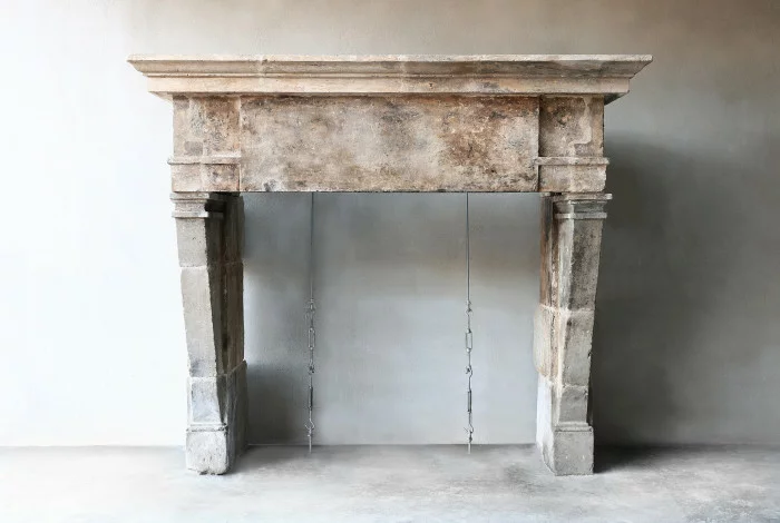 antiker schloss kamin