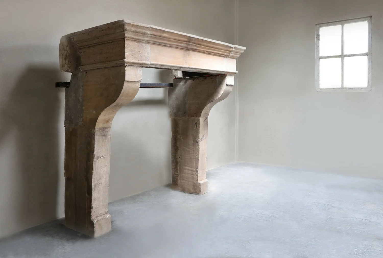 alte kamin von französischer kalkstein