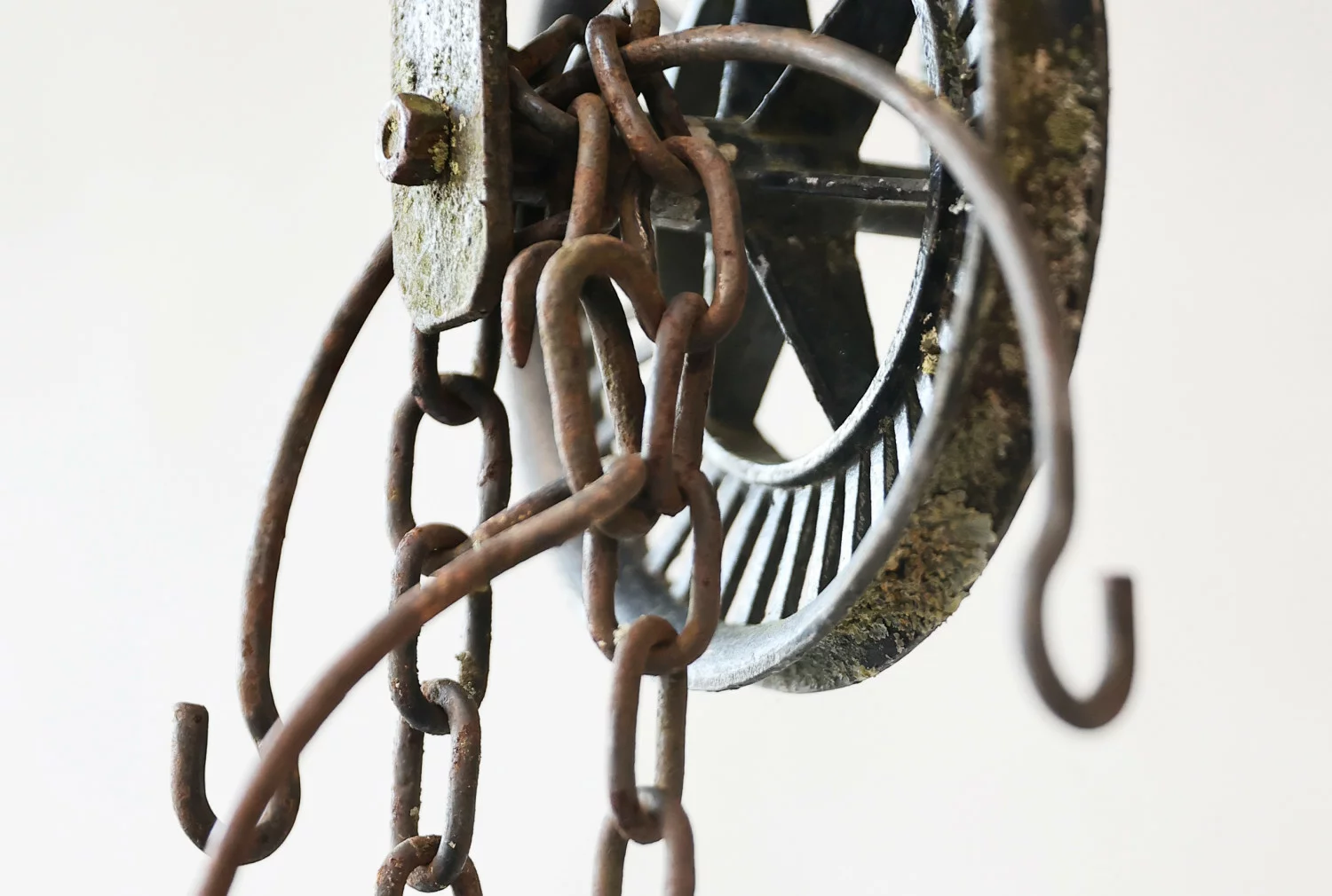 wassbrunnen von kalksten und gusseisen