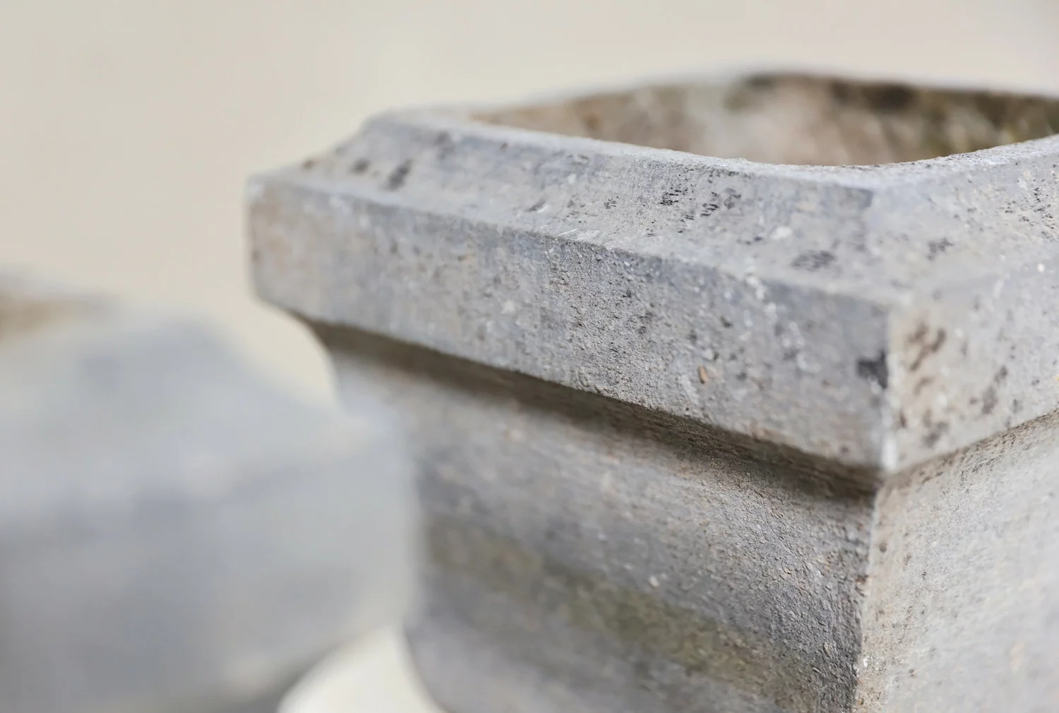 alte set von belgischer blaustein vases