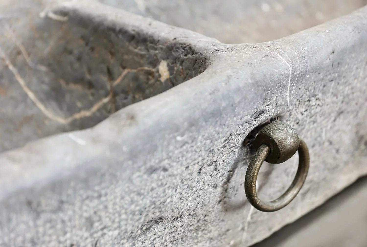 alte waschbecken belgischer blaustein