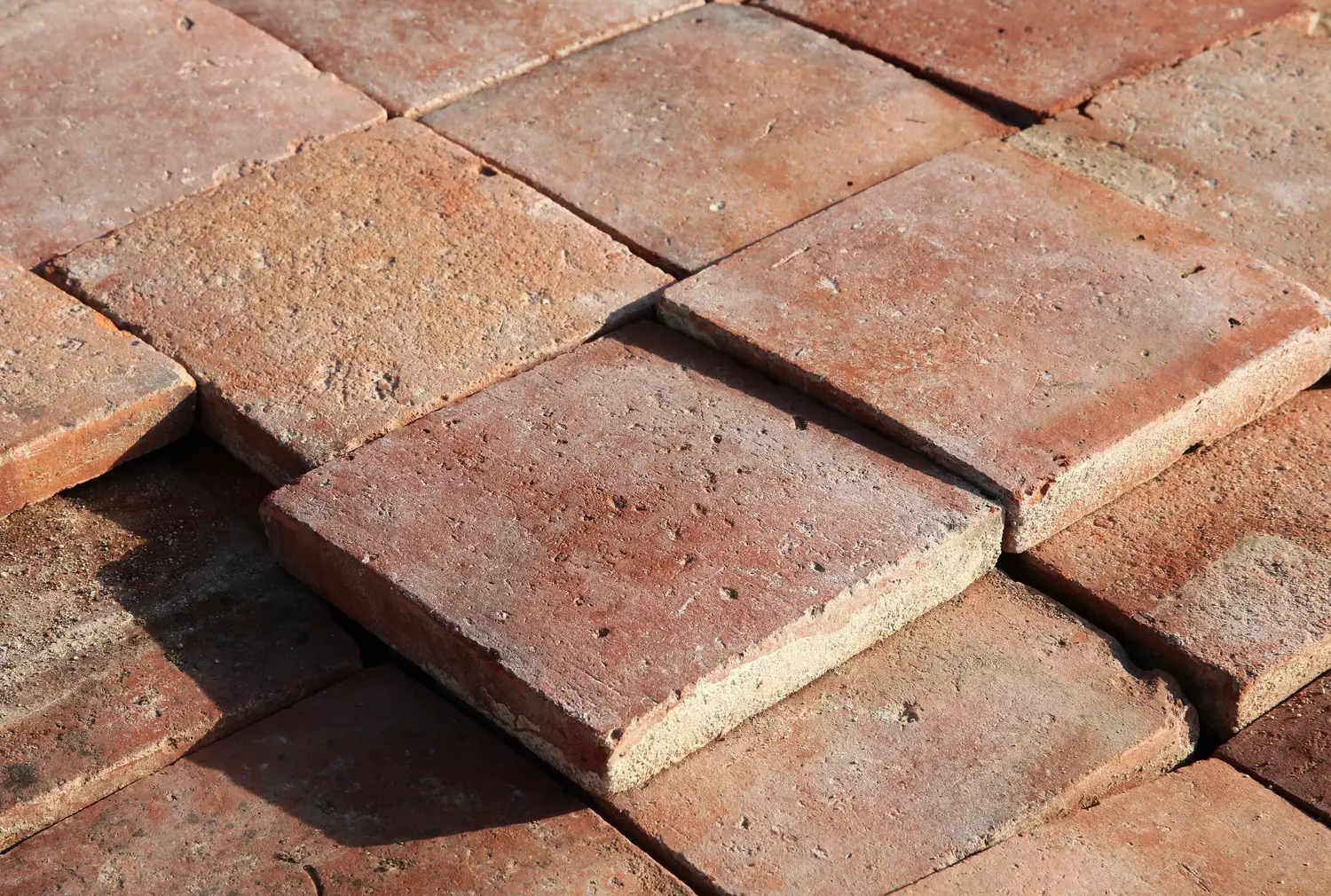 antike französischer terracotta fliesen