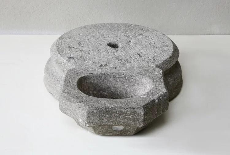 antike weihwasserschale