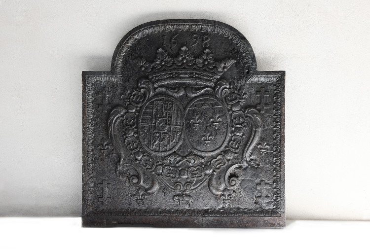 antieker gusseisen kaminplatte