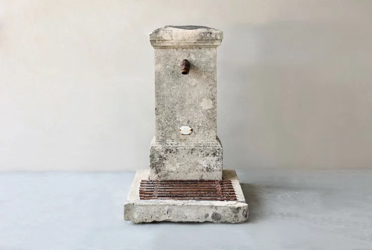 antiker stadtbrunnen