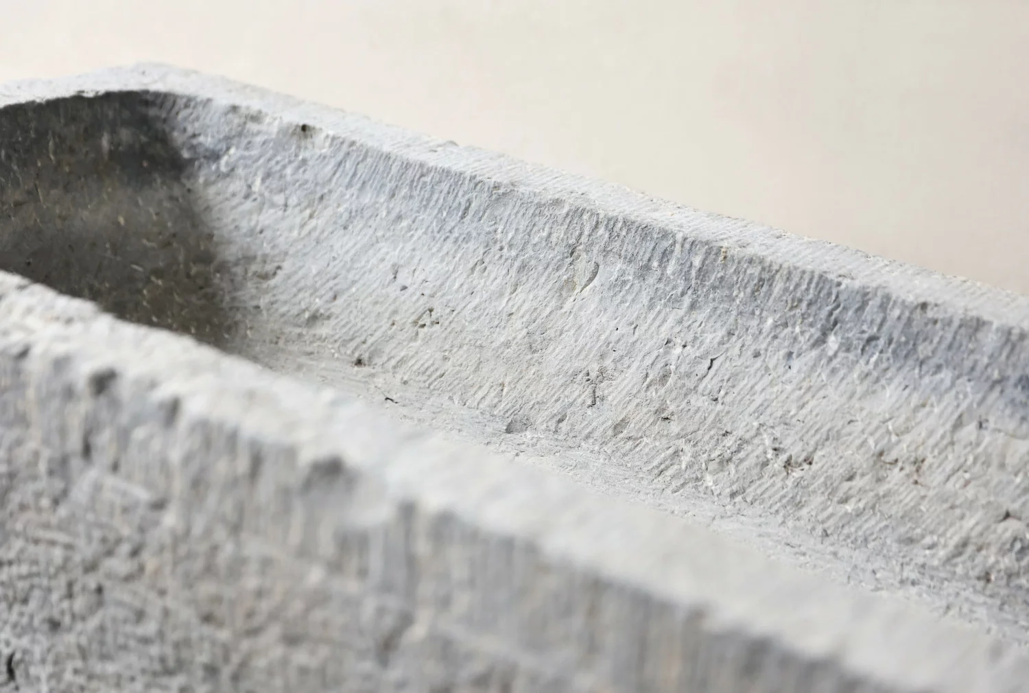 alter trog von belgischer blaustein