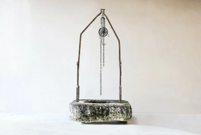 antiker Wasserbrunnen