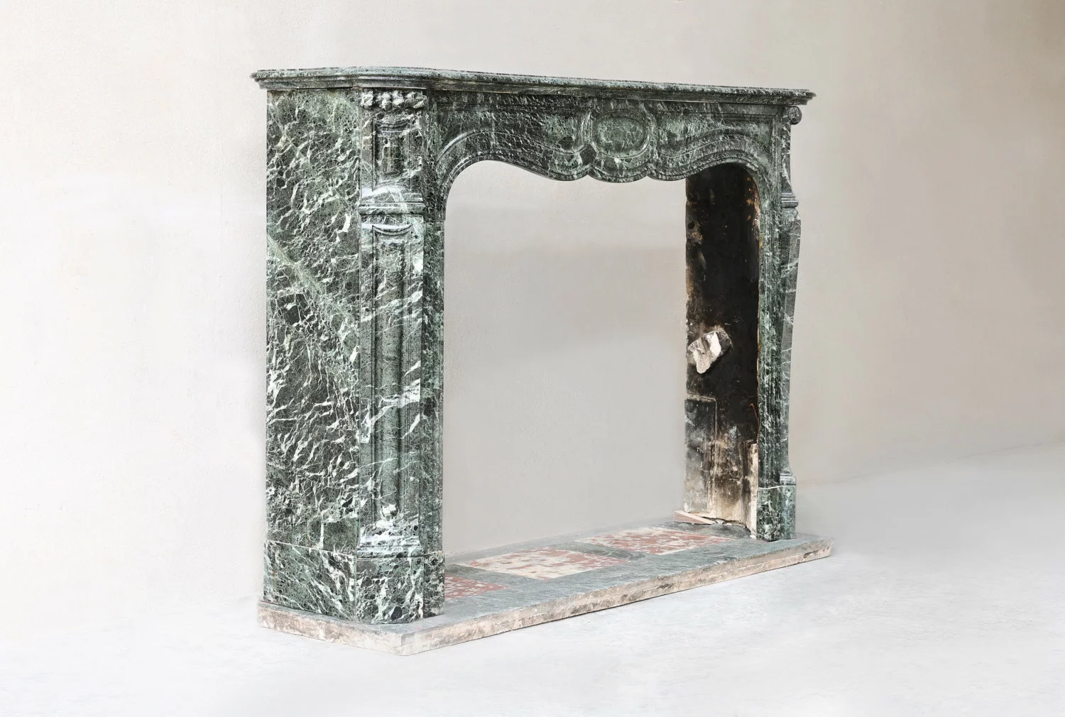 pompadour stil kamin