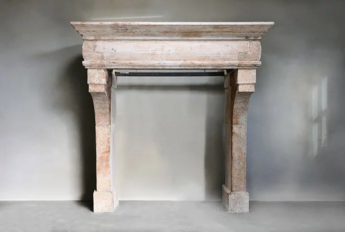 Antiker schloss Kamin